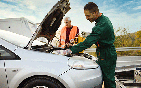 roadwise-480x300 Mobile mechanic fixing a car